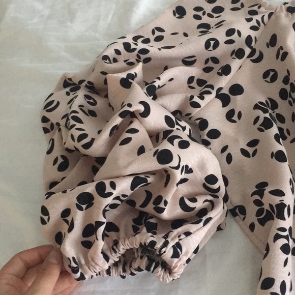 Gorgeous Halogen off the shoulder blouse - Picture 3 of 4